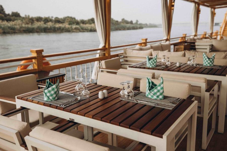 Dining table on the Nile